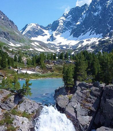 водопад и озеро Куйгук